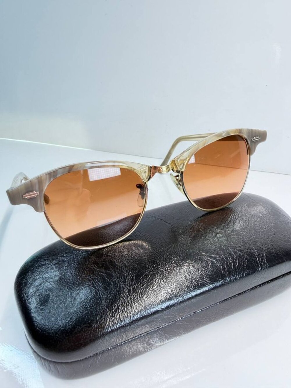 Vintage Art-Craft Leading Lady Art-Rim Tan Marble Sunglasses 46-20-140 USA